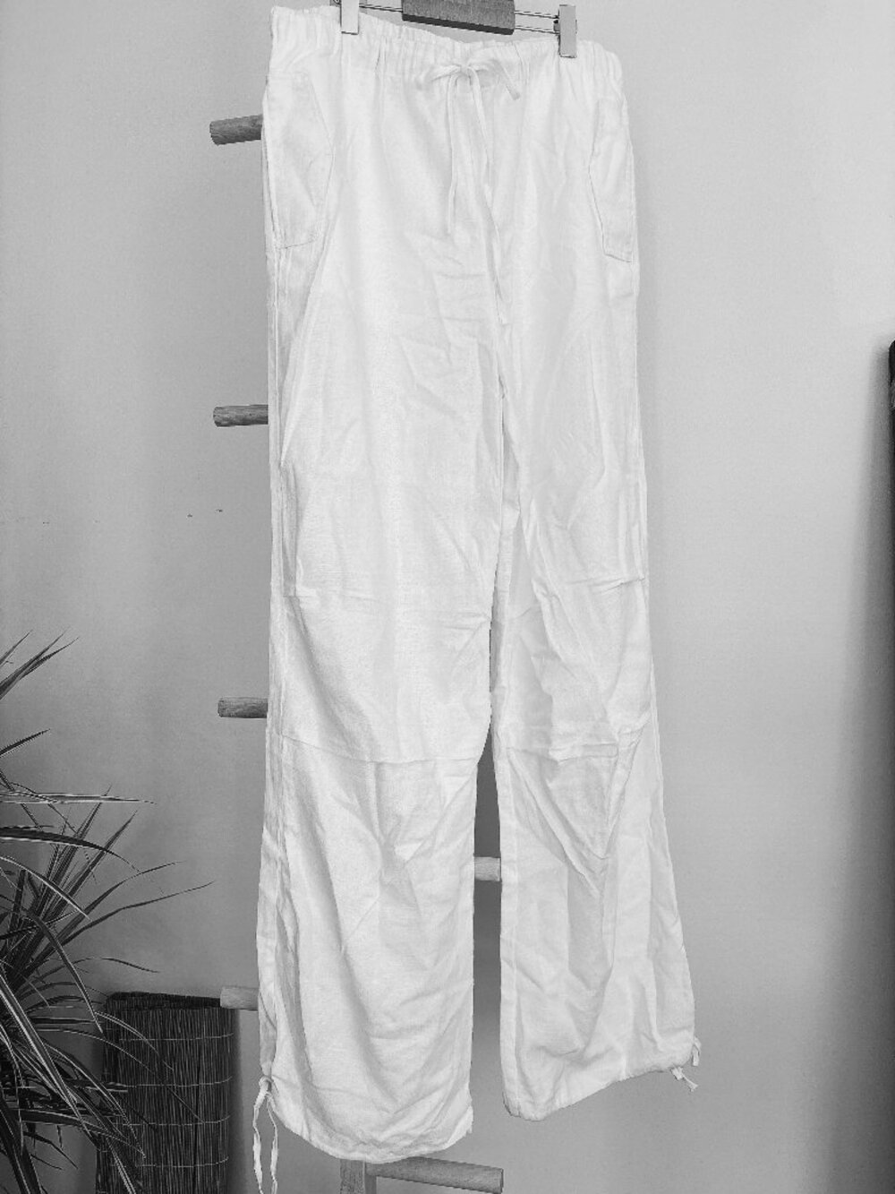 White Linen Drawstring Pants – Size Small